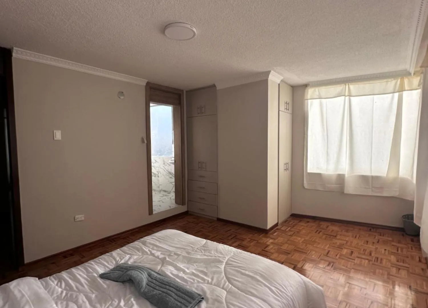 Apartamento Piso 4A - Departamento Compartido Quito