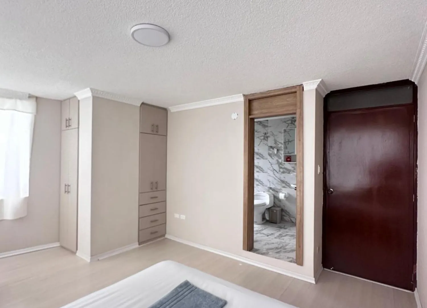 Apartamento Piso 4A - Departamento Compartido Quito